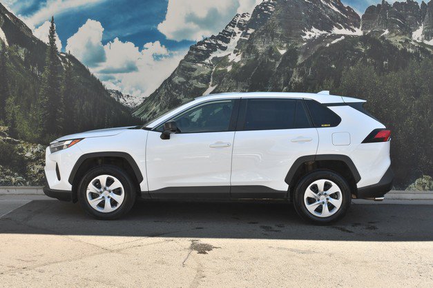 Certified 2025 Toyota RAV4 LE AWD/4WD image 7