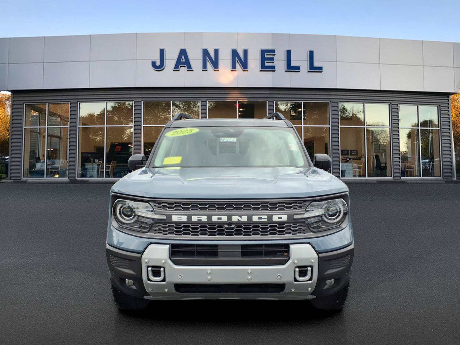 Used 2025 Ford Bronco Sport Badlands AWD/4WD image 2