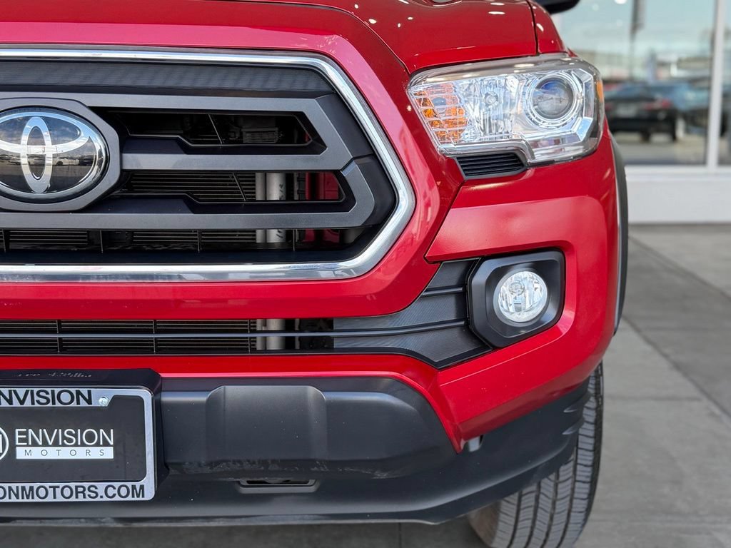 Certified 2023 Toyota Tacoma SR5 AWD/4WD image 6