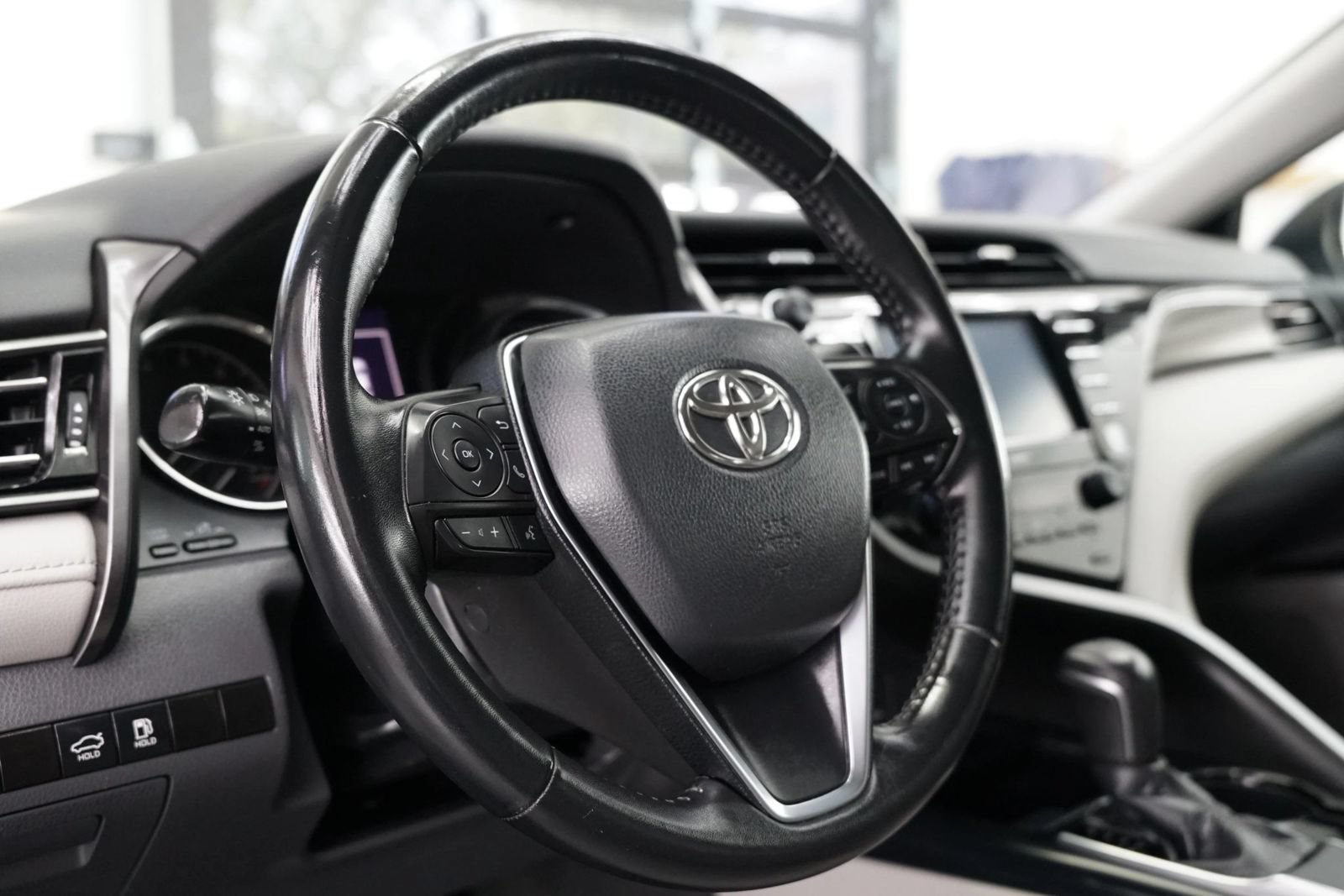 Used 2020 Toyota Camry SE FWD image 20