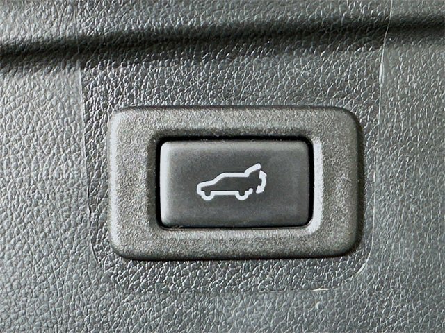 Used 2017 Subaru Outback 2.5i Limited image 10