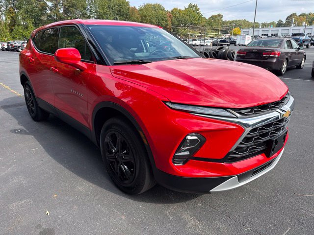 Used 2024 Chevrolet Blazer LT FWD image 7