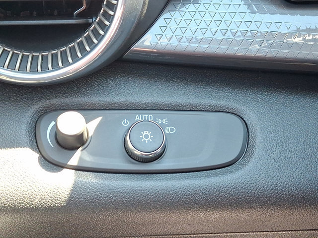 Used 2024 Chevrolet Trax ACTIV w/ Driver Confidence Package image 22