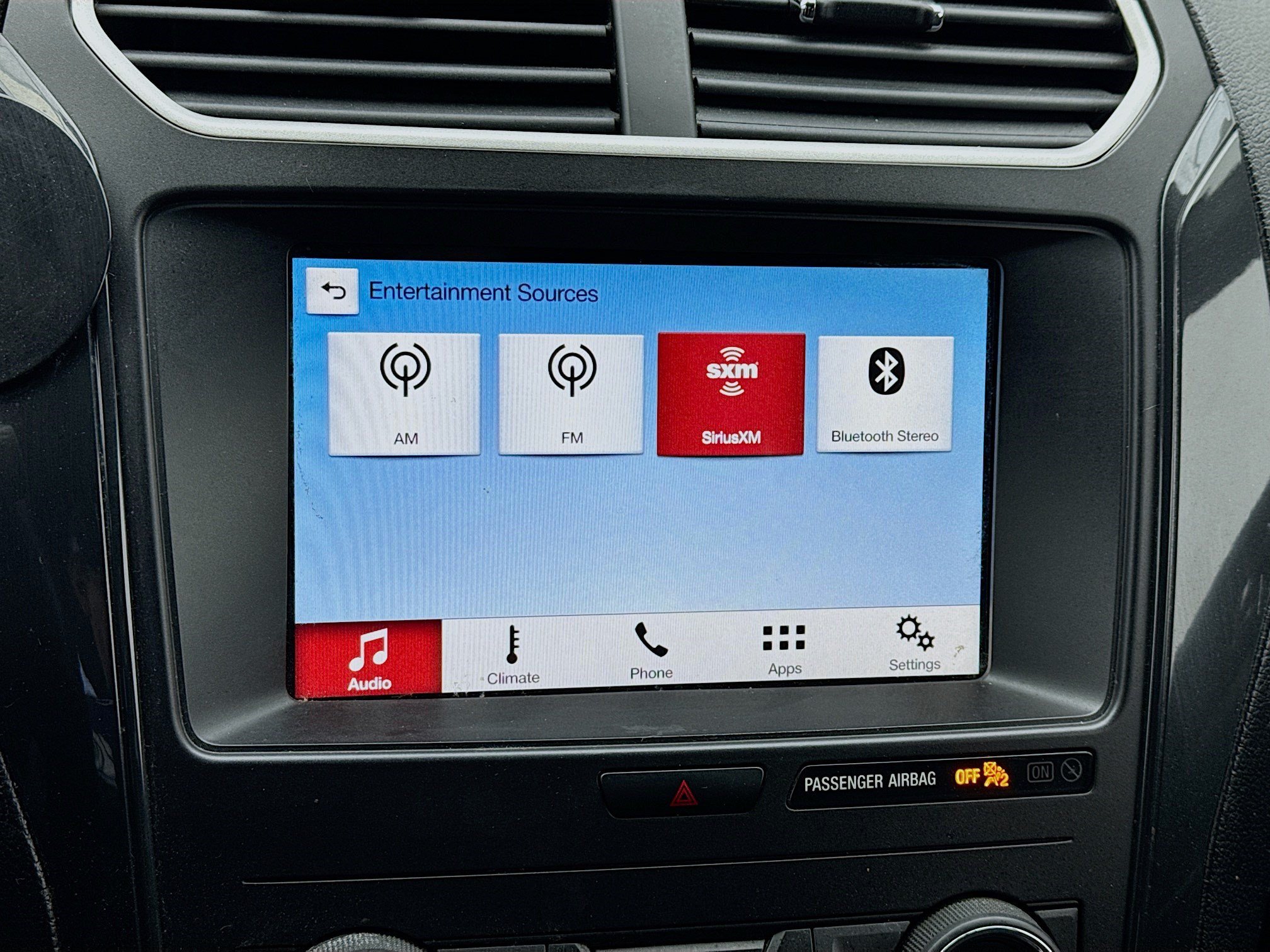 Used 2018 Ford Explorer XLT w/ Equipment Group 201A AWD/4WD image 11