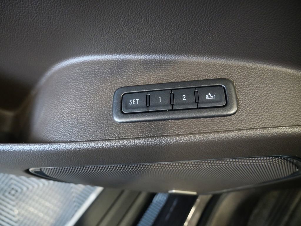 Used 2016 GMC Yukon Denali w/ Open Road Package AWD/4WD image 35