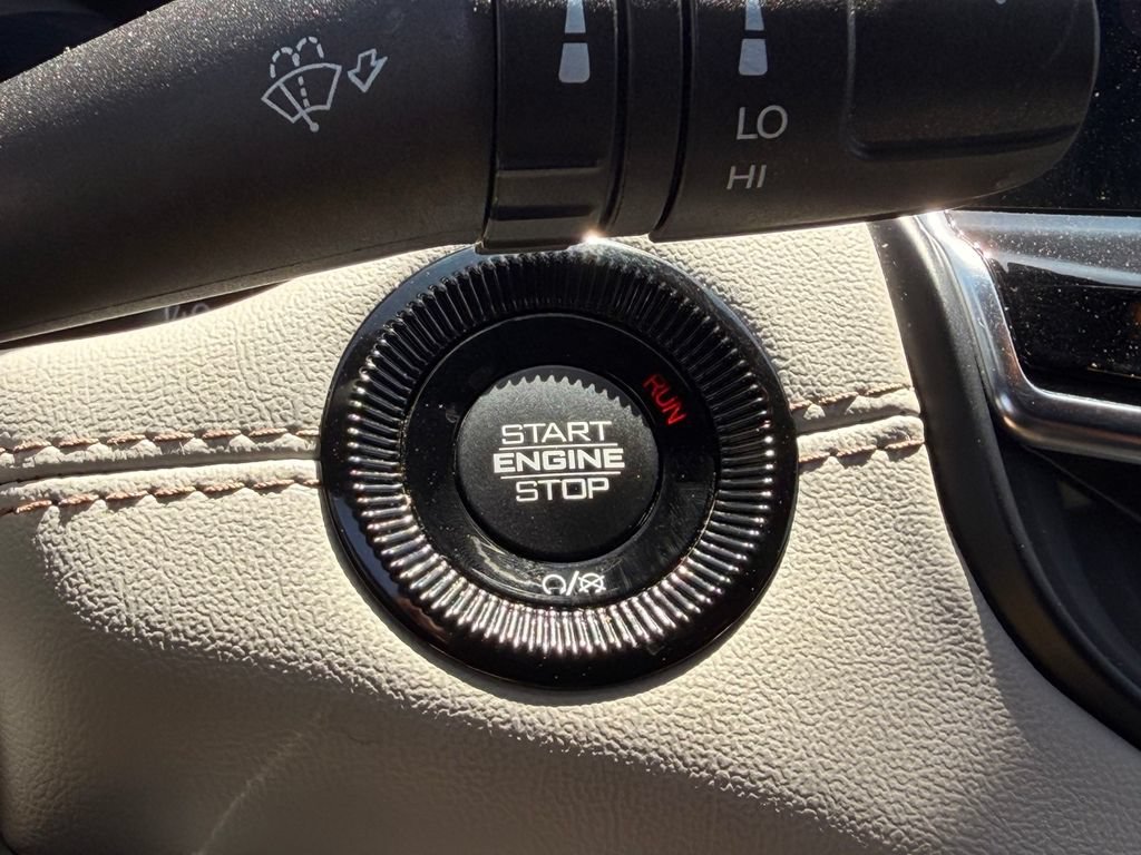 Used 2025 Jeep Compass Limited AWD/4WD image 19