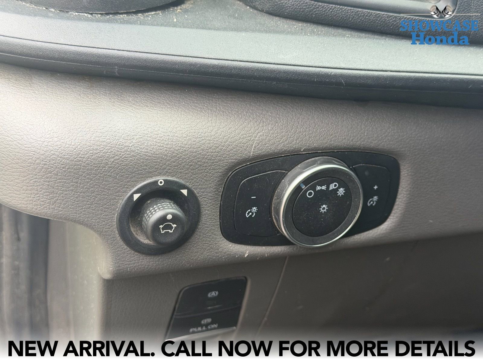 Used 2023 Ford Transit 250 Medium Roof AWD w/ Load Area Protection Package image 9