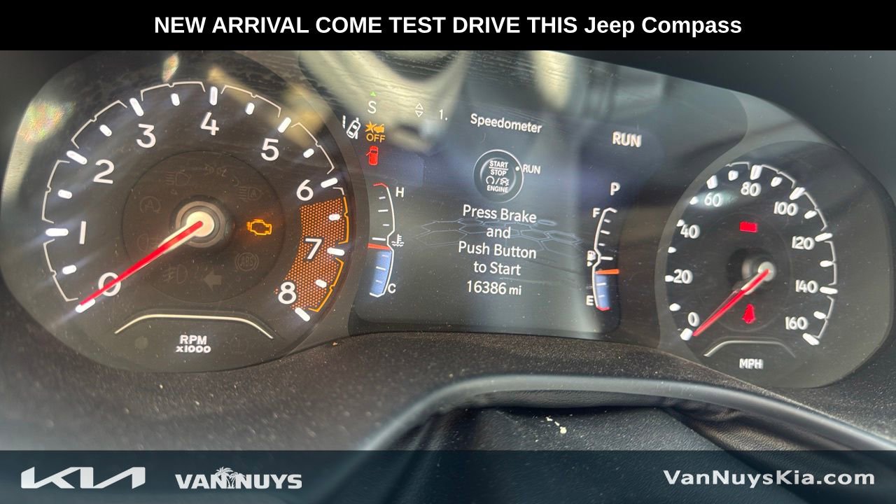 Used 2022 Jeep Compass Latitude FWD image 3