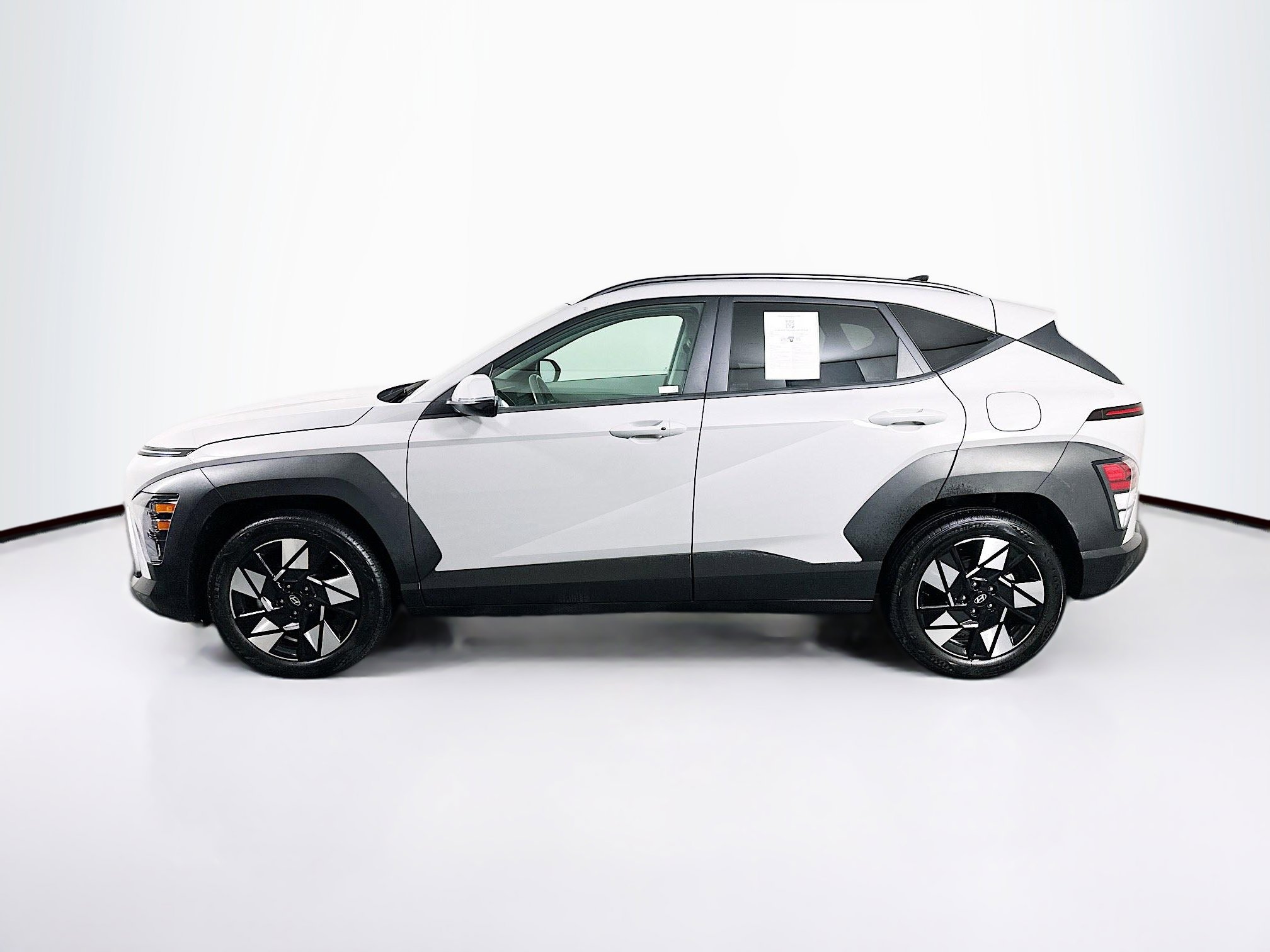 Used 2025 Hyundai Kona SEL image 4