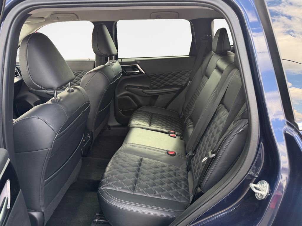 Used 2022 Mitsubishi Outlander SEL image 24