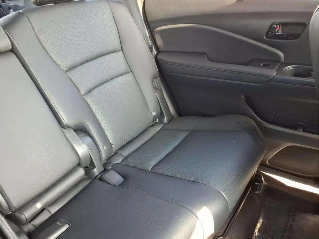 Used 2023 Honda Passport Elite image 18