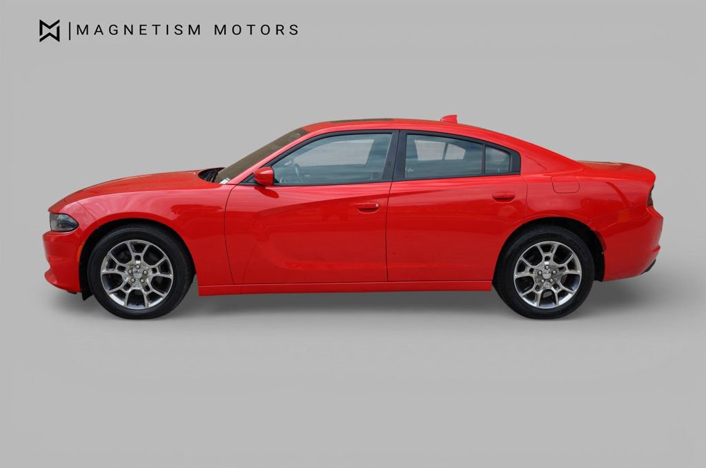 Used 2016 Dodge Charger SXT w/ Navigation & Travel Group image 2