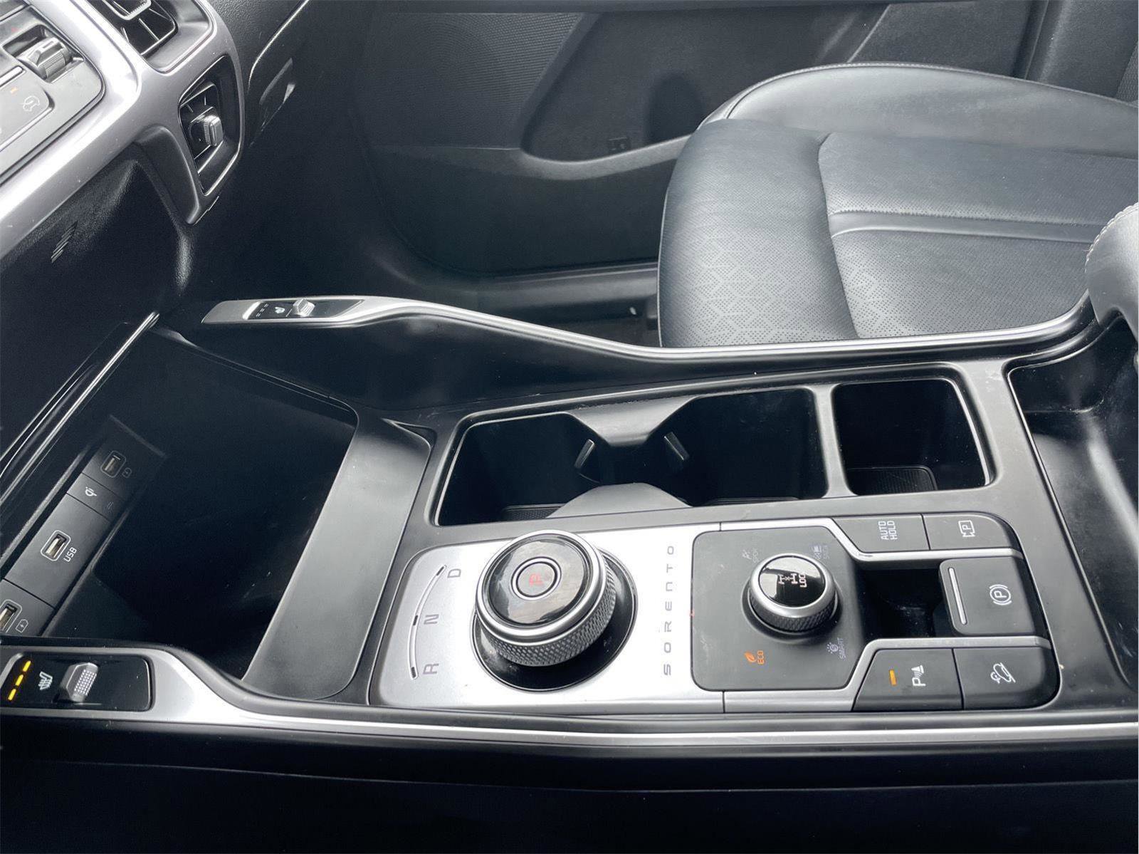 Used 2023 Kia Sorento EX image 32