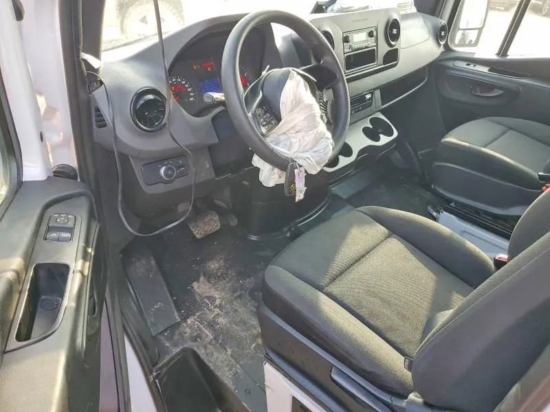 Used 2021 Mercedes-Benz Sprinter 2500 image 8