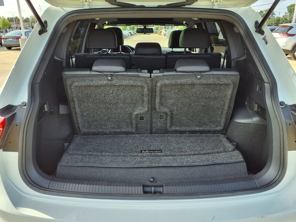 Used 2021 Volkswagen Tiguan SE R-Line FWD image 12