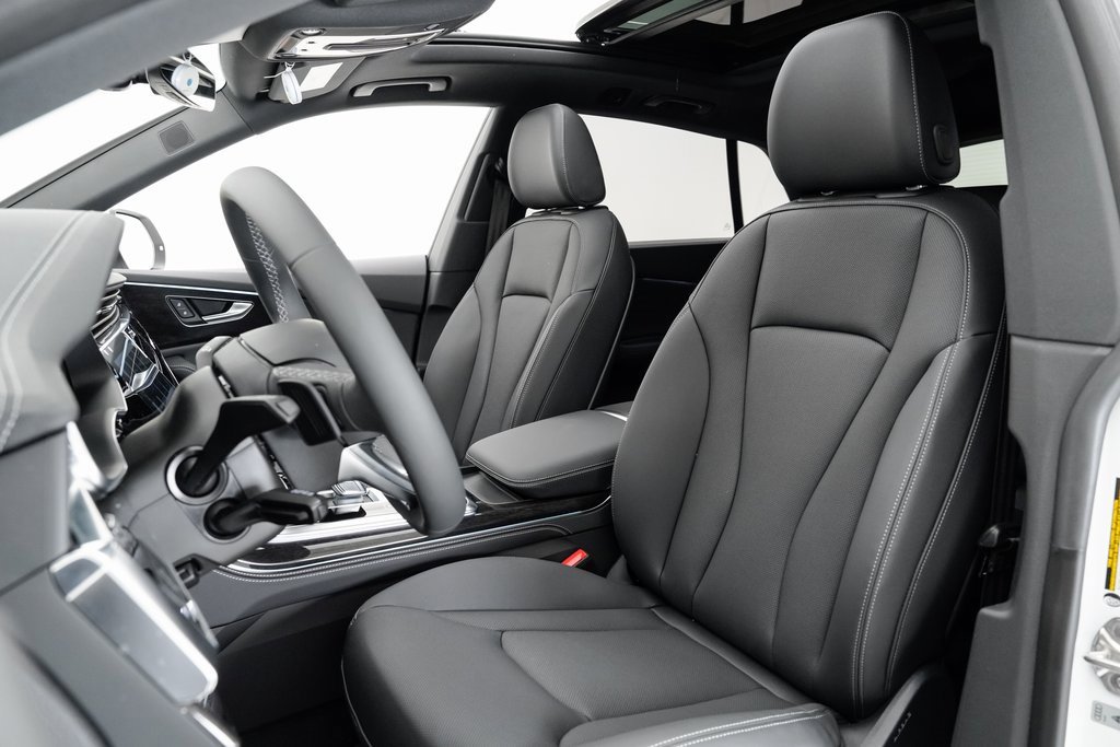 Used 2025 Audi Q8 Premium Plus w/ Premium Plus Package image 13
