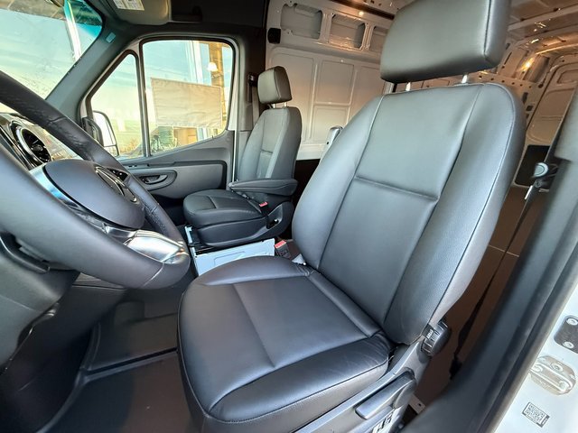 New 2025 Mercedes-Benz Sprinter 2500 image 12