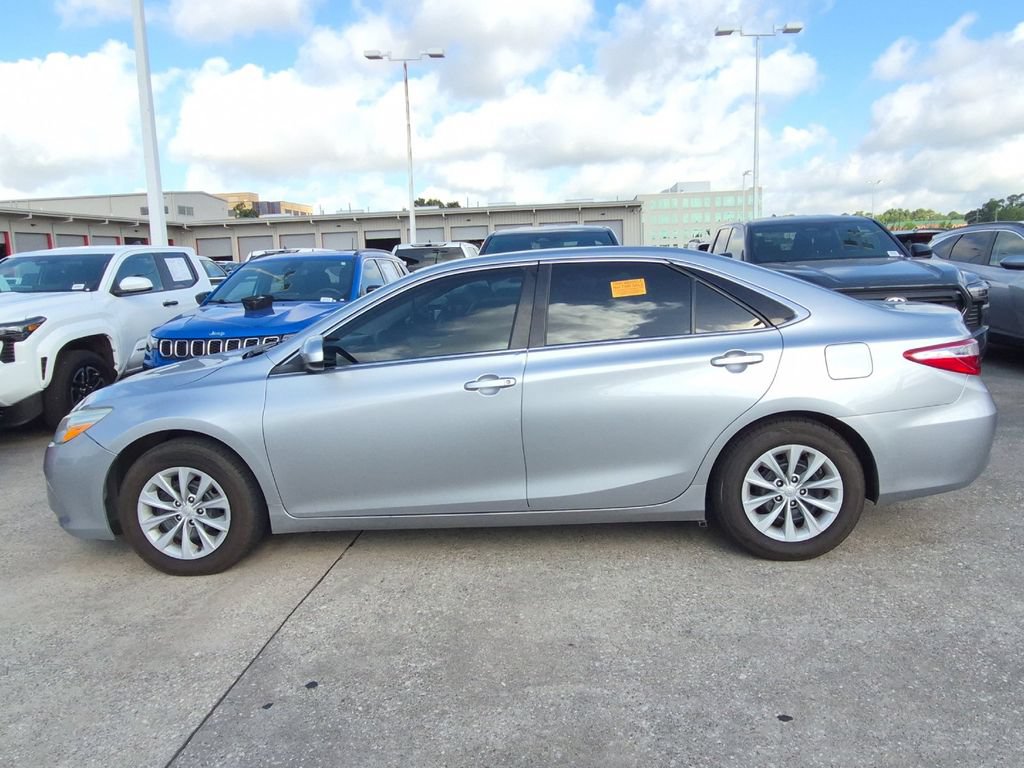 Used 2016 Toyota Camry LE FWD image 3