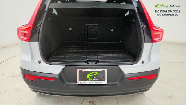 Used 2022 Volvo XC40 T4 R-Design w/ Protection Package Premier FWD image 28