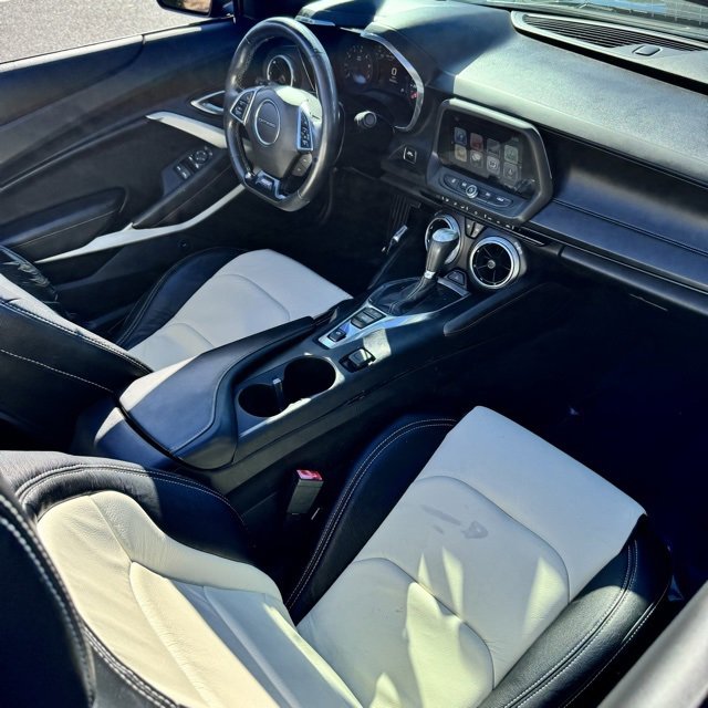 Used 2018 Chevrolet Camaro SS image 17