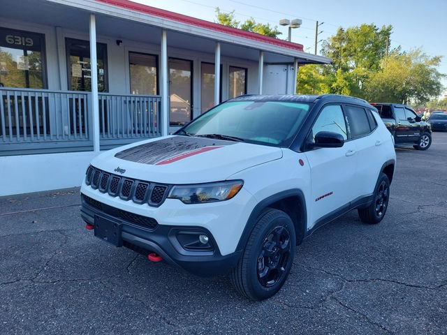 Used 2024 Jeep Compass Trailhawk AWD/4WD image 4