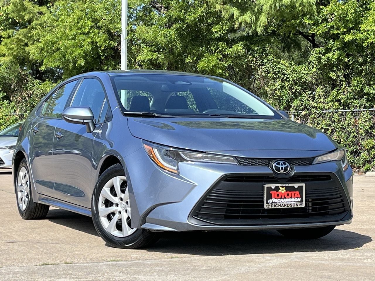 Used 2024 Toyota Corolla LE FWD image 2