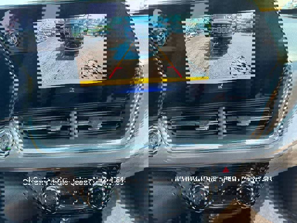 Used 2024 Chevrolet Trax ACTIV w/ Sunroof Package image 40