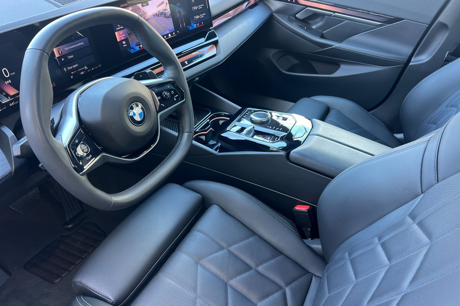 Used 2024 BMW 540i xDrive w/ Convenience Package AWD/4WD image 4