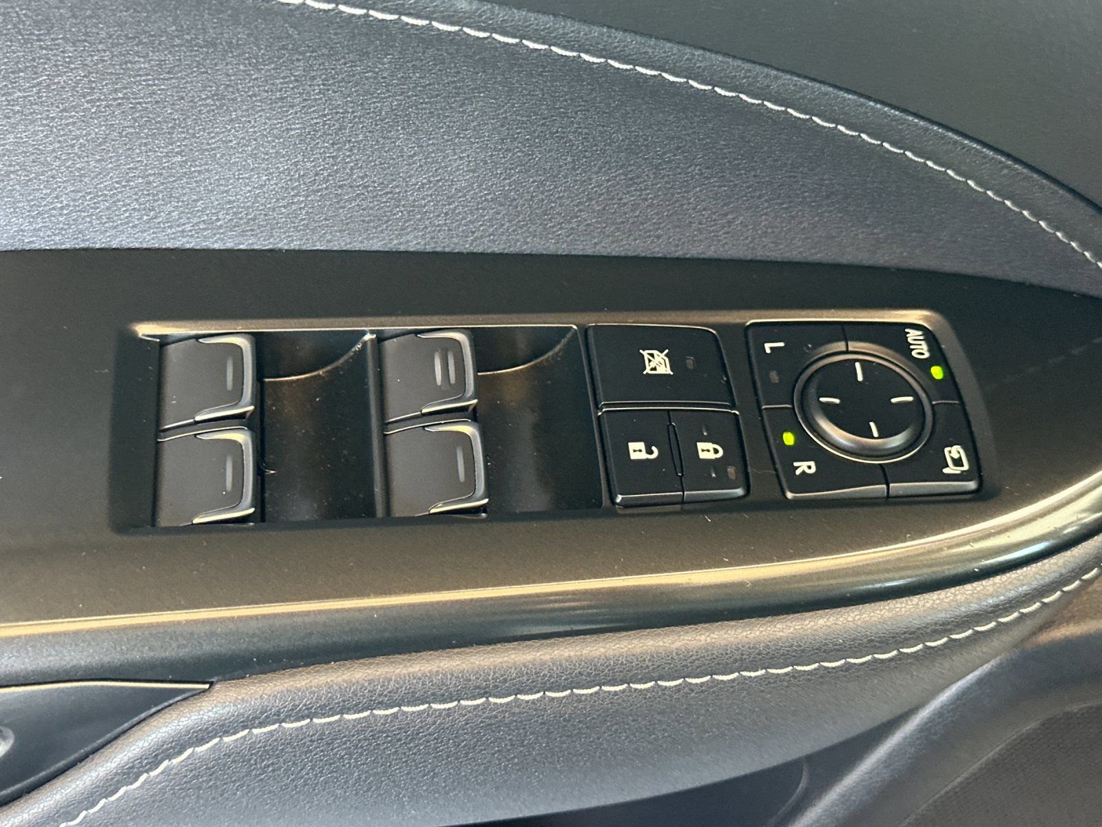Used 2022 Lexus NX 350h AWD image 12