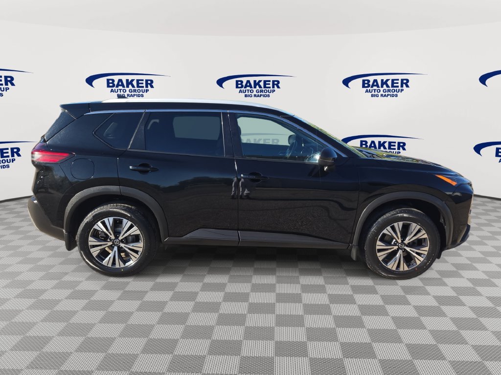 Used 2021 Nissan Rogue SV AWD/4WD image 2