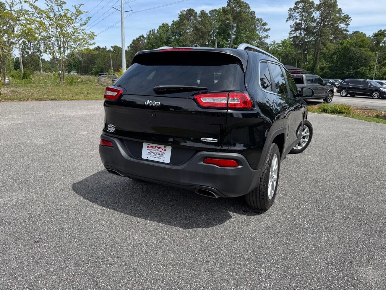 Used 2017 Jeep Cherokee Latitude w/ Comfort/Convenience Group FWD image 36