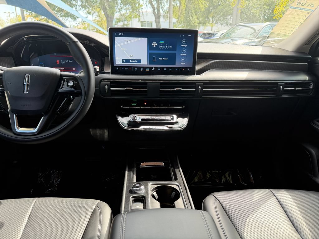 Used 2024 Lincoln Corsair Reserve FWD image 13