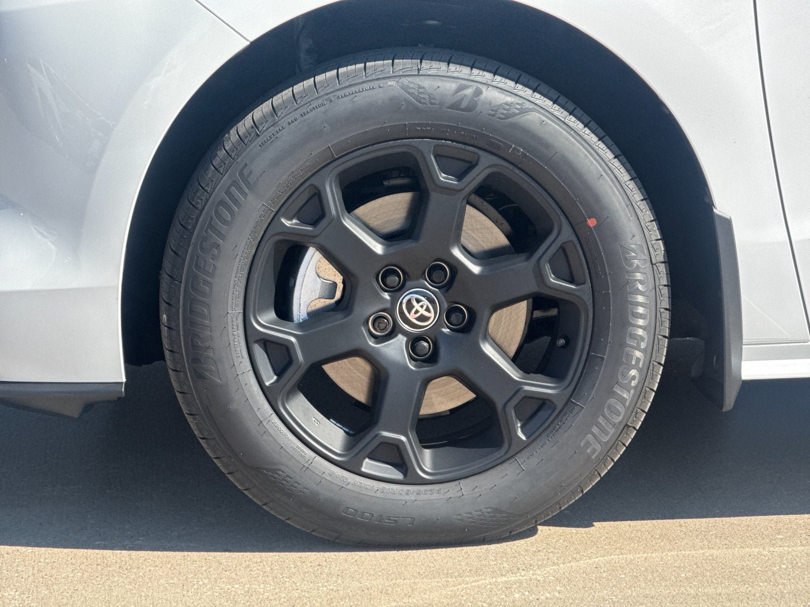 New 2026 Toyota Sienna XLE Woodland Edition AWD/4WD image 33