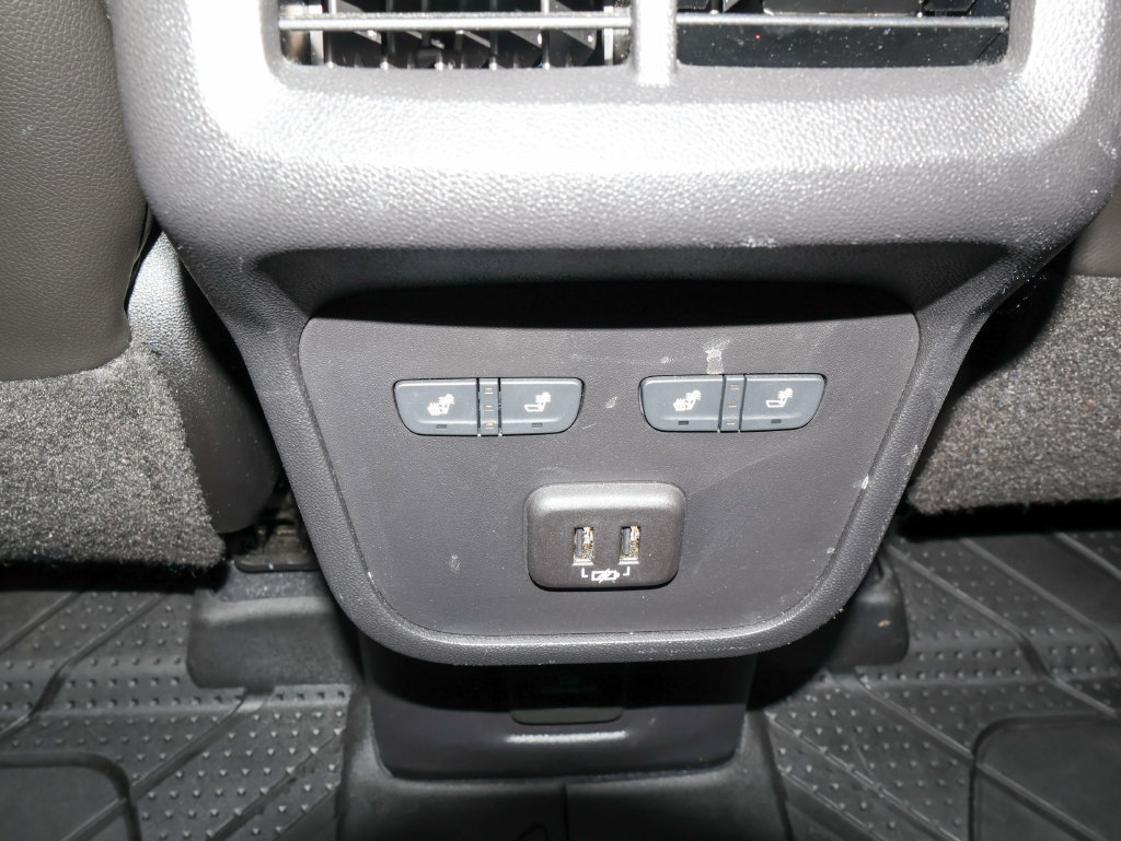 Used 2021 Chevrolet Equinox Premier AWD/4WD image 12
