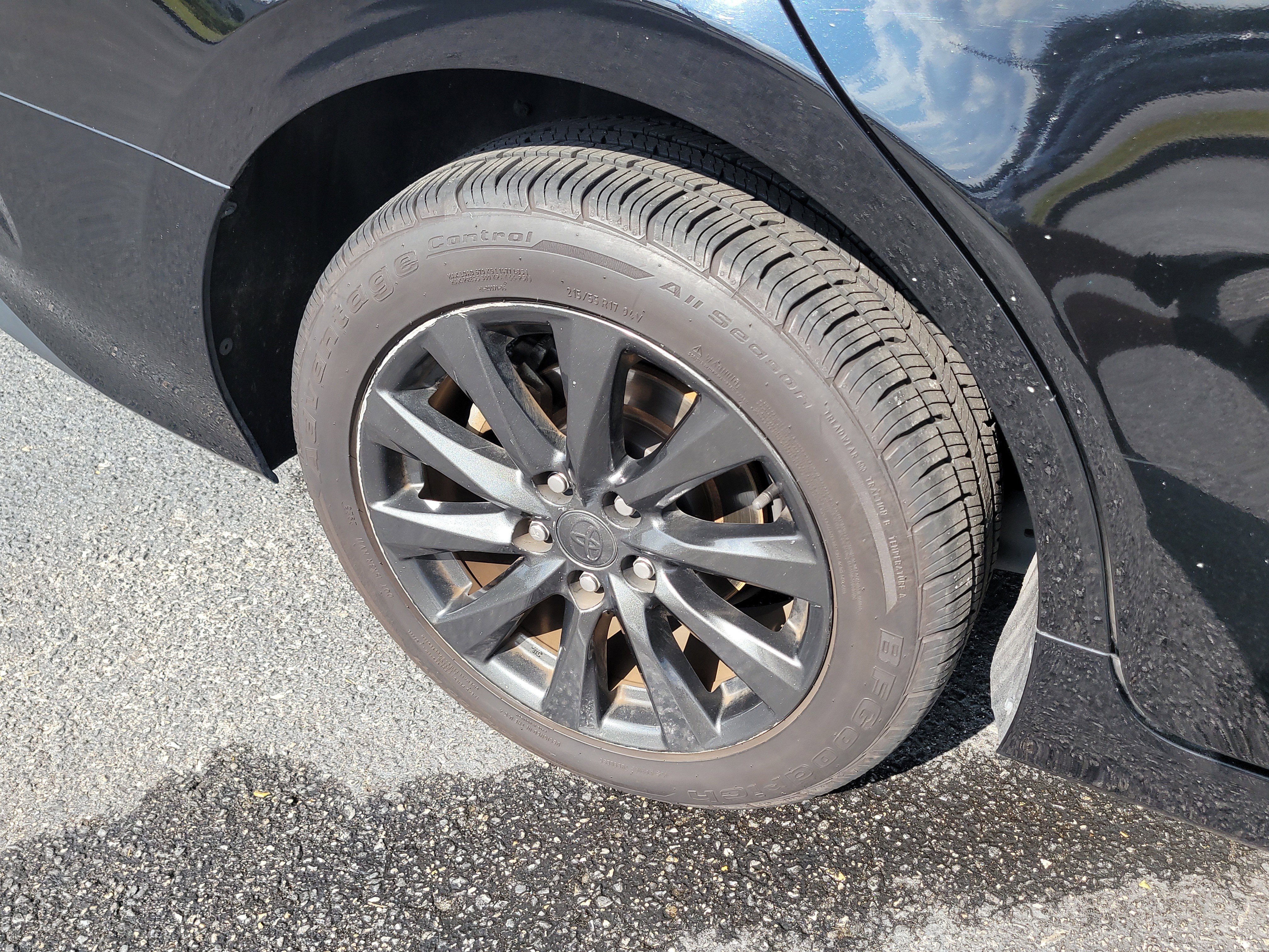 Used 2020 Toyota Camry LE image 9