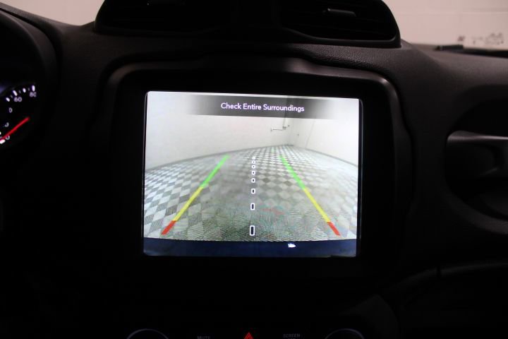 Used 2023 Jeep Renegade Latitude image 3