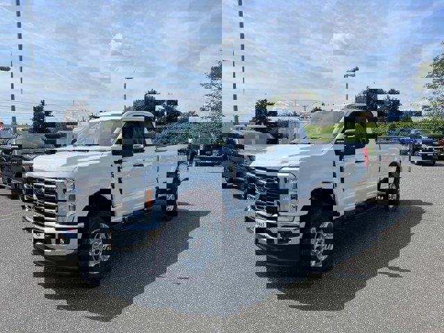 New 2026 Ford F350 XLT image 3