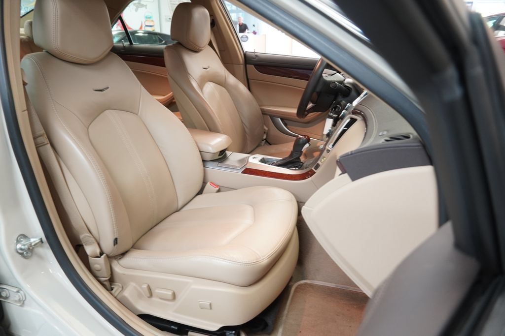 Used 2011 Cadillac CTS Luxury AWD/4WD image 30
