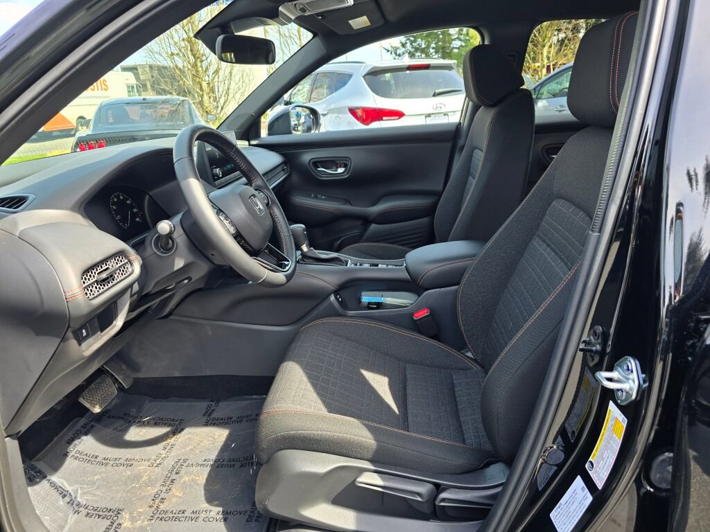 Certified 2025 Honda HR-V Sport image 3