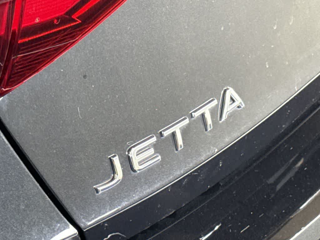 Certified 2022 Volkswagen Jetta SE FWD image 10