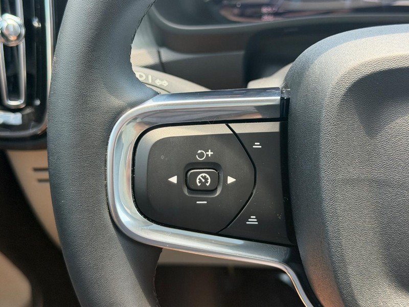 Certified 2026 Volvo XC40 B5 Plus AWD/4WD image 18