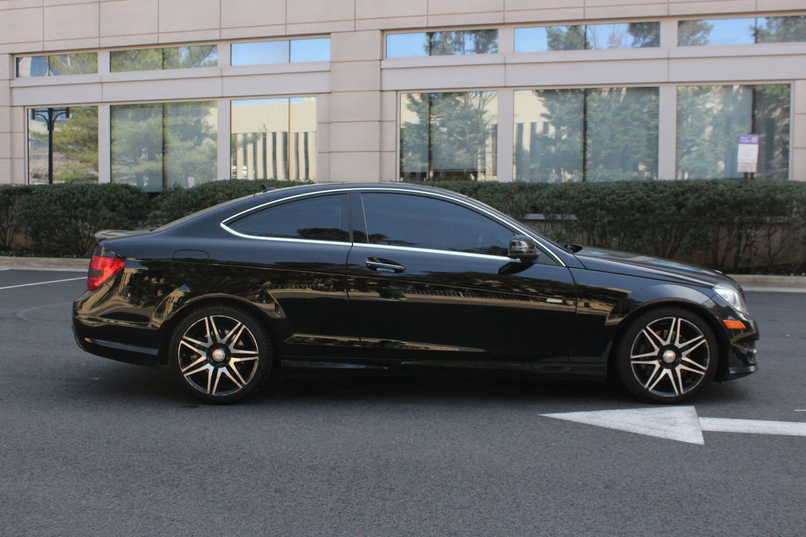 Used 2014 Mercedes-Benz C 350 4MATIC Coupe image 6