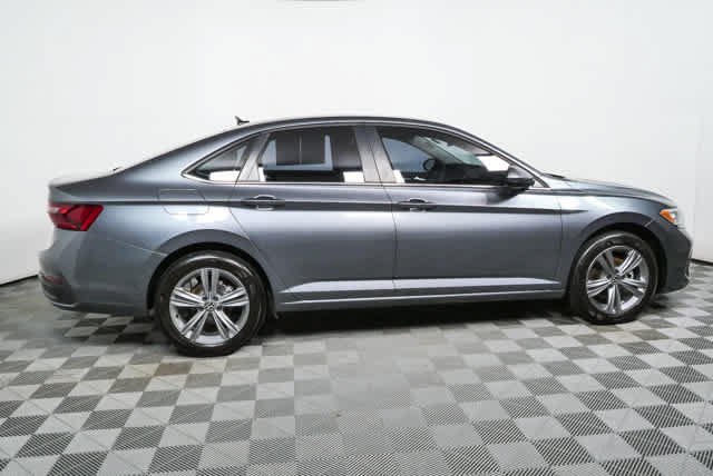 Used 2024 Volkswagen Jetta SE FWD image 25