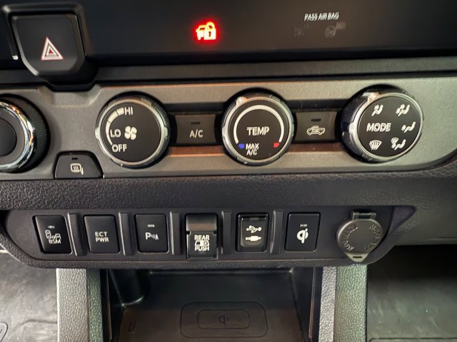 Used 2019 Toyota Tacoma TRD Off-Road image 13