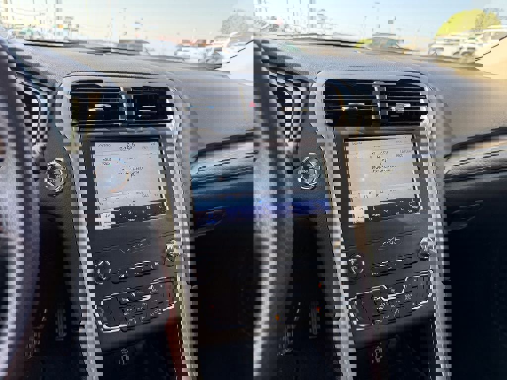 Certified 2020 Ford Fusion SE FWD image 17