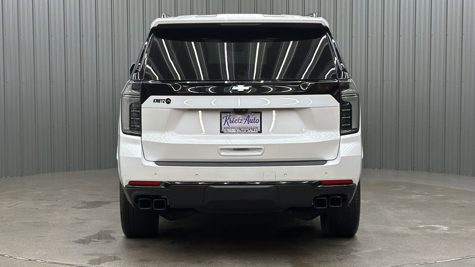 Used 2025 Chevrolet Suburban High Country image 4