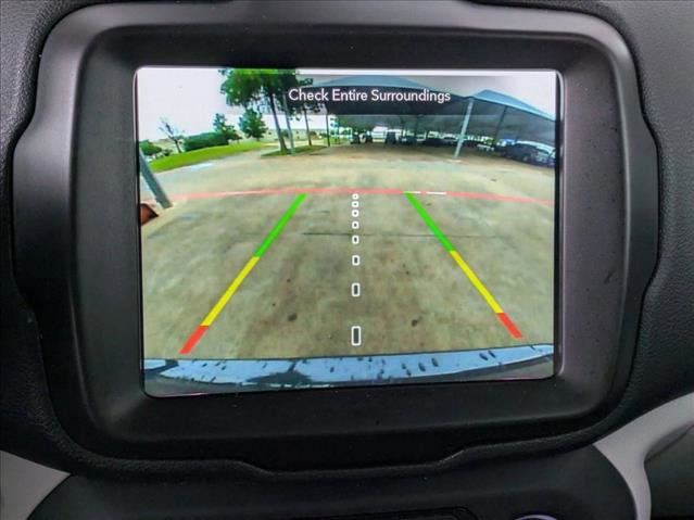 Used 2022 Jeep Renegade Latitude w/ Convenience Group AWD/4WD image 14