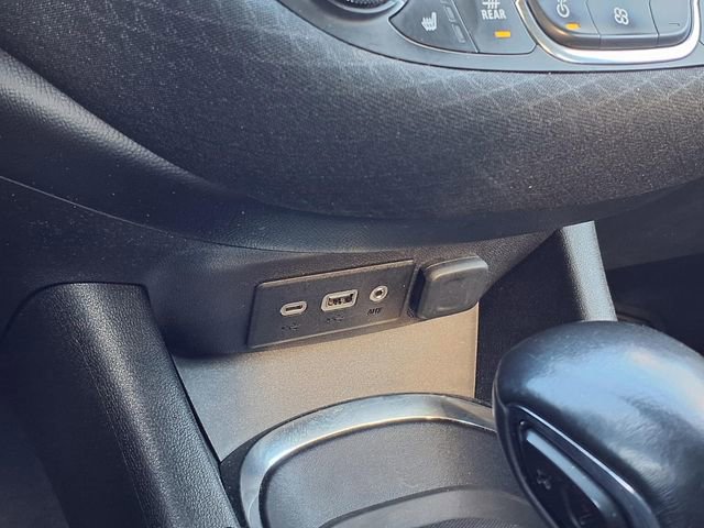 Used 2021 Chevrolet Malibu LT w/ Redline Edition image 14