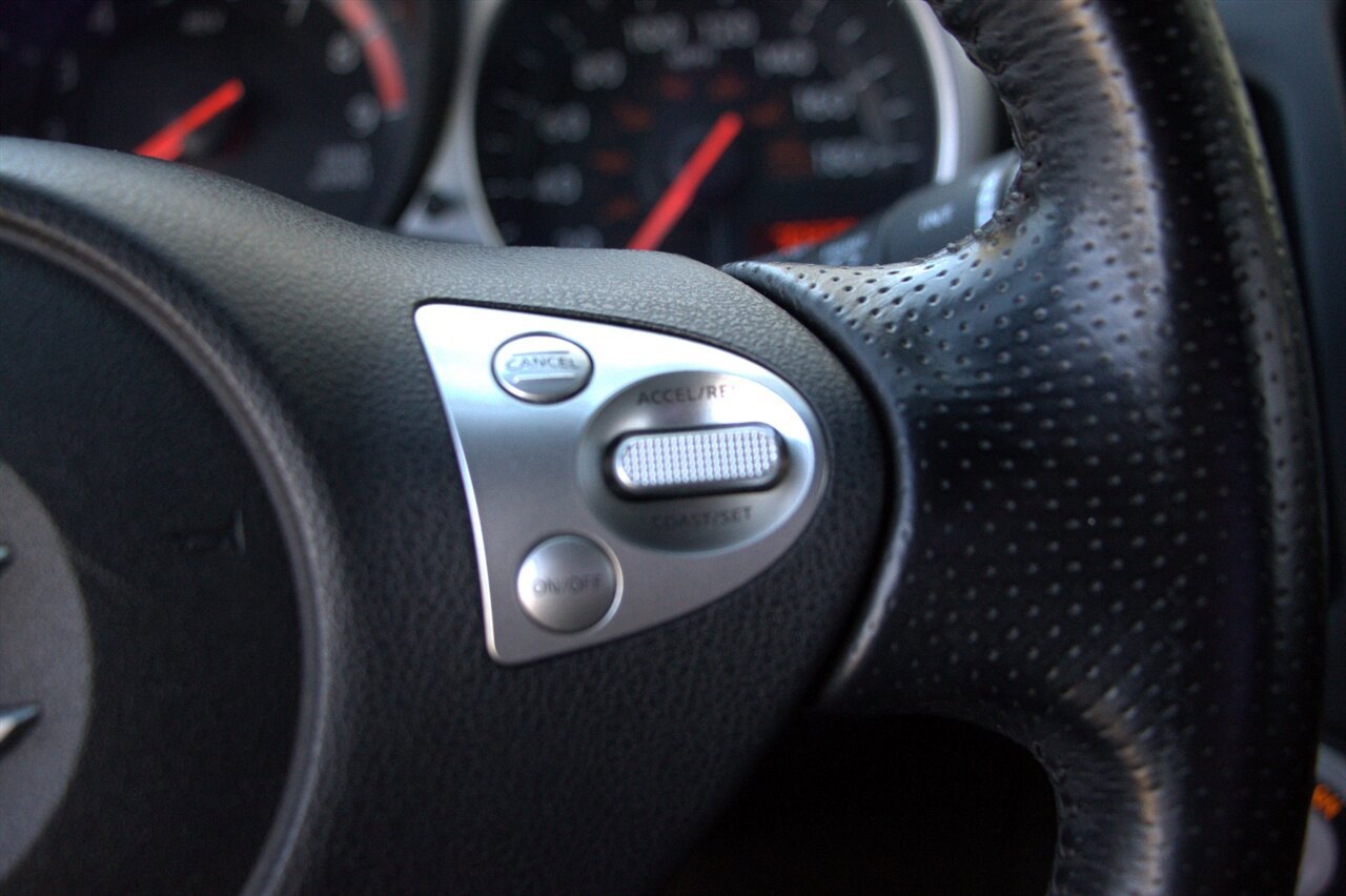 Used 2019 Nissan 370Z Coupe RWD image 14