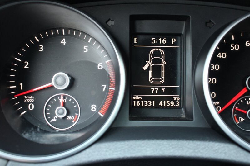 Used 2012 Volkswagen Golf 4-Door FWD image 7